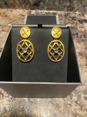 Julie Vos Matte Gold Lattice Drop Earrings with Blue Center